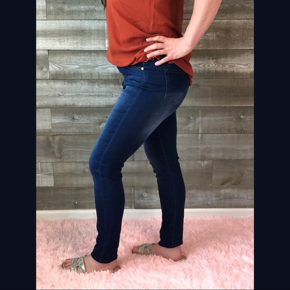 ⭐️last one⭐️kancan high rise dark wash skinny jean - Picture 4 of 8